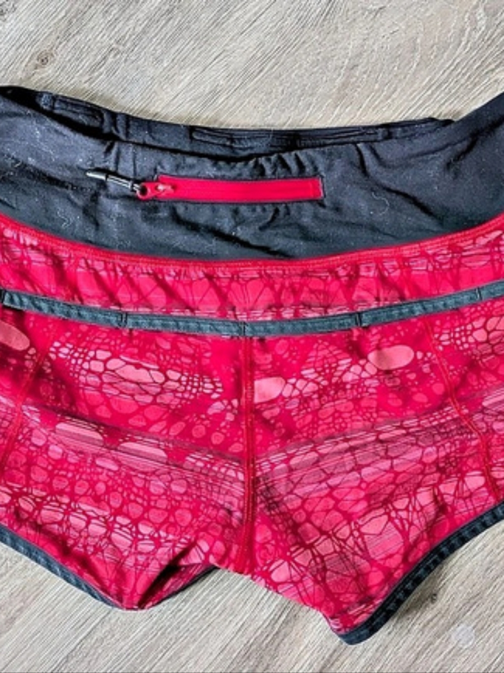 lululemon Speed Up Short 2.5" Red Size 2